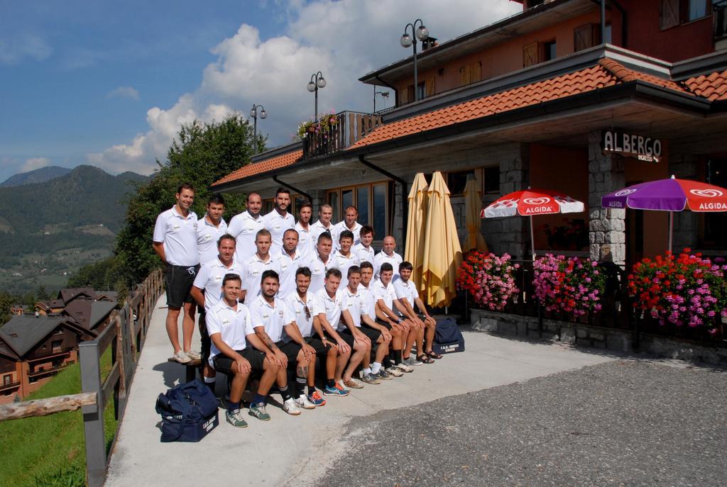 Albergo Legazzuolo Montecampione Artogne المظهر الخارجي الصورة