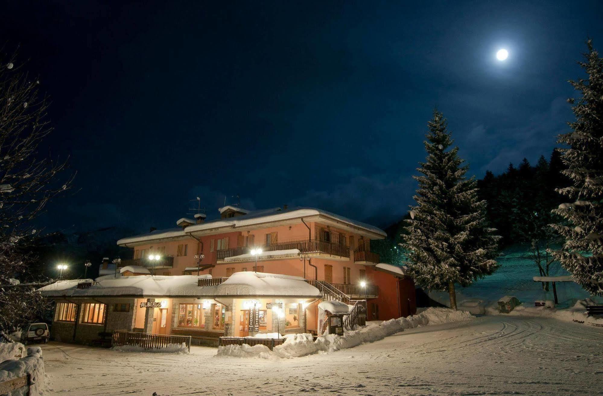 Albergo Legazzuolo Montecampione Artogne المظهر الخارجي الصورة