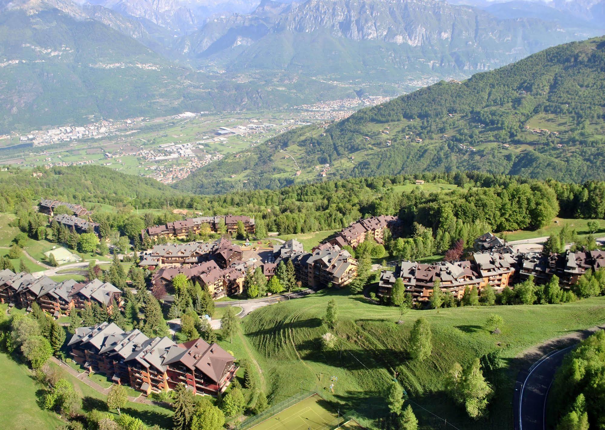 Albergo Legazzuolo Montecampione Artogne المظهر الخارجي الصورة